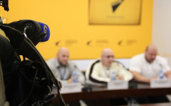Телеканал СТВ работает на пресс-конференции в МПЦ Sputnik - Sputnik Беларусь