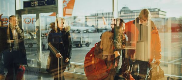 Туристы в аэропорту - Sputnik Беларусь