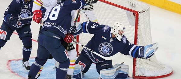 Минское Динамо потерпело пятое поражение подряд в регулярном чемпионате КХЛ, проиграв дома китайскому Куньлуню - Sputnik Беларусь