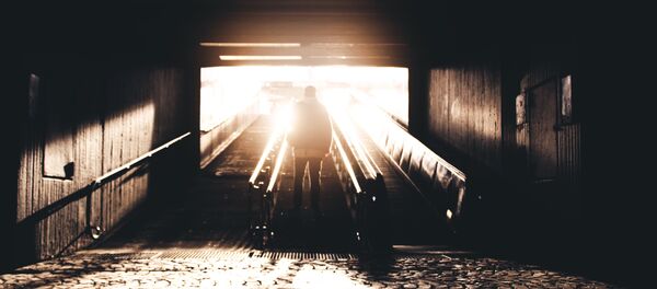 Подросток в переходе - Sputnik Беларусь