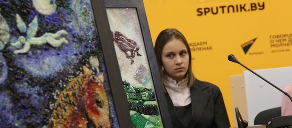 Выставка картин из стекла по мотивам произведений Марка Шагала Любовь – это полет откроется в Национальном историческом музее - Sputnik Беларусь