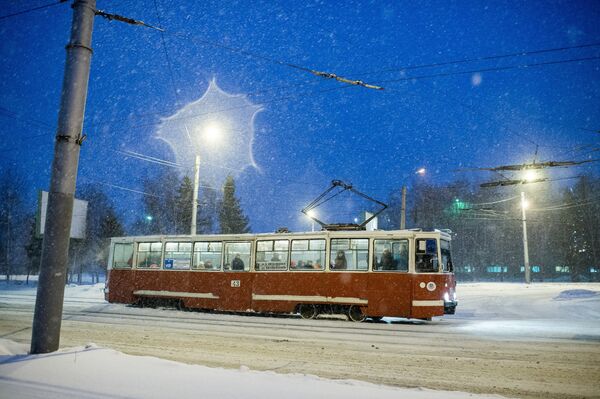 Трамвай в городе, архивное фото - Sputnik Беларусь