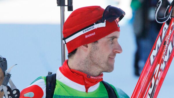 Сергей Новиков (Беларусь), завоевавший серебряную медаль, после финиша в индивидуальной гонке на 20 километров в соревнованиях по биатлону на XXI зимних Олимпийских играх - Sputnik Беларусь