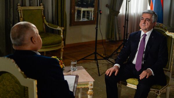 Президент Армении Серж Саргсян дал интервью генеральному директору МИА Россия сегодня Дмитрию Киселеву для Sputnik Армения - Sputnik Беларусь