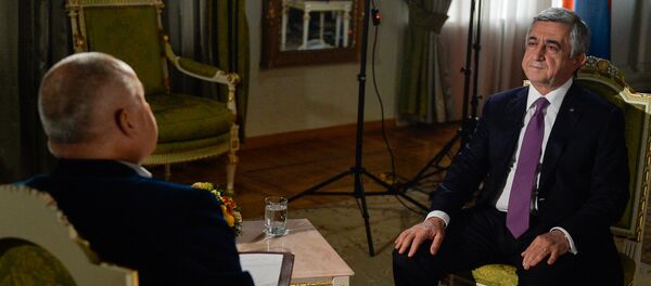Президент Армении Серж Саргсян дал интервью генеральному директору МИА Россия сегодня Дмитрию Киселеву для Sputnik Армения - Sputnik Беларусь
