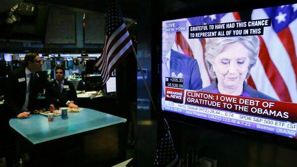 Трейдеры биржи NYSE следят за выступлением Хиллари Клинтон - Sputnik Беларусь