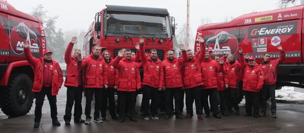 Каманда МАЗ-СПОРТаўта і баявыя МАЗы - Sputnik Беларусь