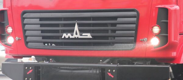 Готовы к Дакару: обновленные гоночные МАЗы показали в Минске - Sputnik Беларусь