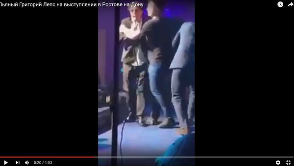 Видеофакт: Лепс упал на сцене во время концерта в Ростове - Sputnik Беларусь