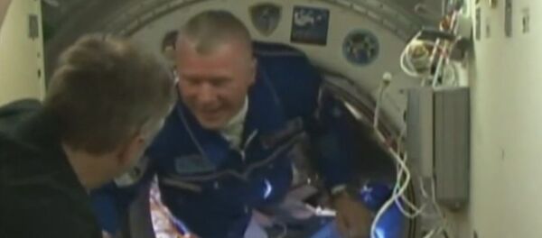 Встреча на орбите: экипаж корабля Союз МС-03 перешел на МКС - Sputnik Беларусь