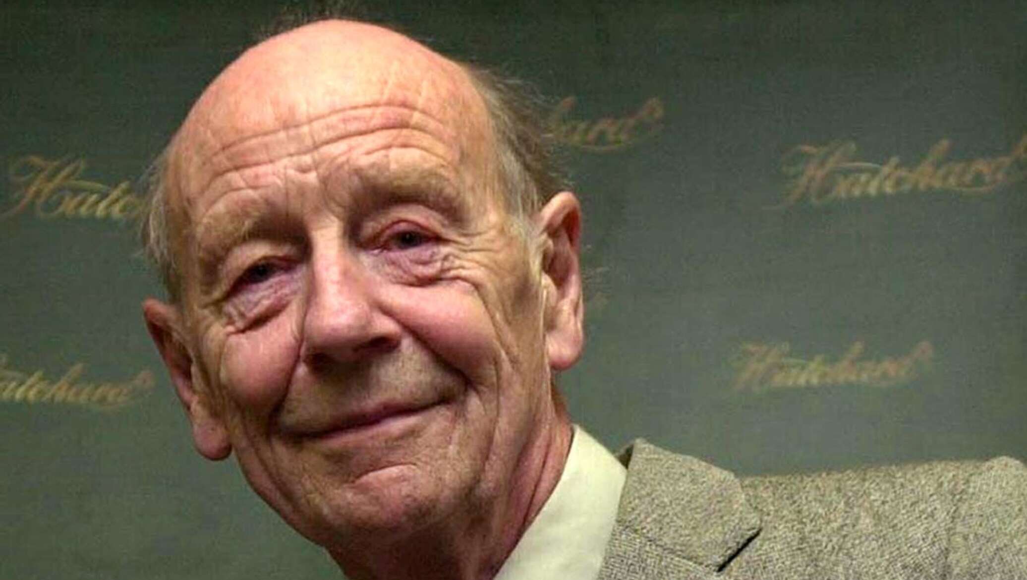 Какому известному ученому. William Trevor. Уильямс ирландский писатель. Ирландский писатель современный. Великие Писатели Ирландии.