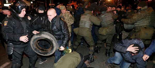 Столкновения демонстрантов с полицией в Киеве - Sputnik Беларусь