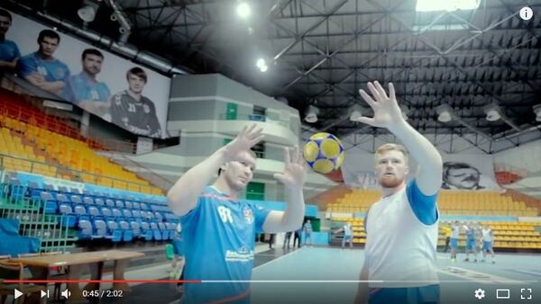 Кадр из видео с участием гандболистов БГК им. Мешкова - Sputnik Беларусь