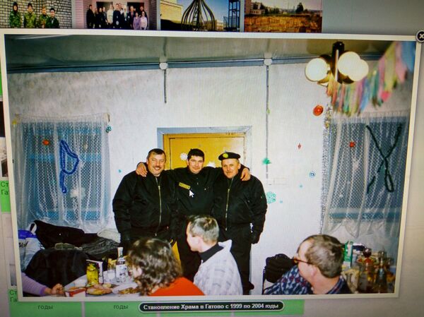 Так на сайте церкви проиллюстрировано становление храма в Гатово - Sputnik Беларусь