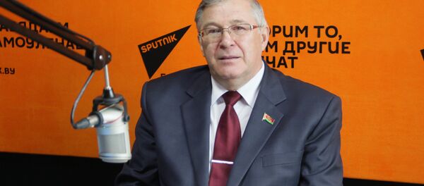 Секретарь ЦК КПБ Георгий Атаманов Секретарь ЦК КПБ Георгий Атаманов - Sputnik Беларусь