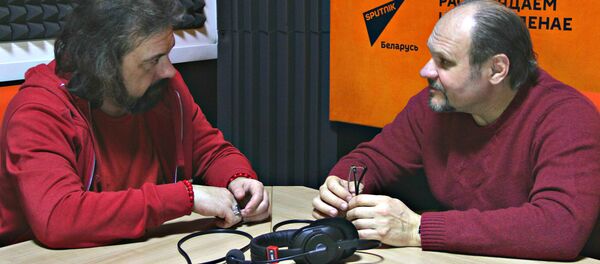 Ведущие радио Spunik Беларусь Вячеслав Шарапов и Александр Кривошеев - Sputnik Беларусь