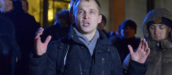 Выступление лидера Молодого фронта Дмитрия Дашкевича перед началом вечера Владимира Соловьева во Дворце Республики Выступление лидера Молодого фронта Дмитрия Дашкевича перед началом вечера Владимира Соловьева во Дворце Республики - Sputnik Беларусь