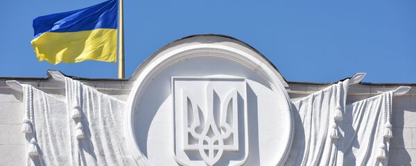 Сьцяг Украіны на будынку Вярхоўнай рады ў Кіеве Сьцяг Украіны на будынку Вярхоўнай рады ў Кіеве - Sputnik Беларусь