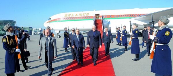 Президент Беларуси Александр Лукашенко прибыл с визитом в Баку - Sputnik Беларусь