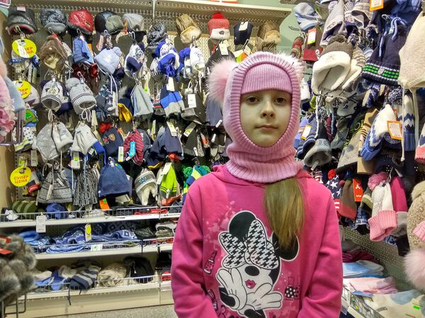 А вот шапку в детском универмаге выбрать непросто - выбор слишком велик А вот шапку в детском универмаге выбрать непросто - выбор слишком велик - Sputnik Беларусь