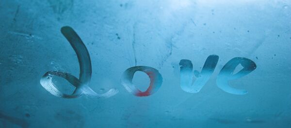 Надпись Любовь на стекле, архивное фото - Sputnik Беларусь