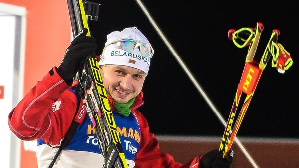 Белорусский биатлонист Владимир Чепелин, завоевавший бронзовую медаль на этапе Кубка мира в шведском Эстерсунде   - Sputnik Беларусь