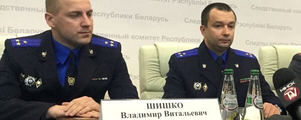 Начальник криминалистического отдела центрального аппарата СК Владимир Шишко и заместитель начальника УСК по Минску Евгений Архиреев - Sputnik Беларусь