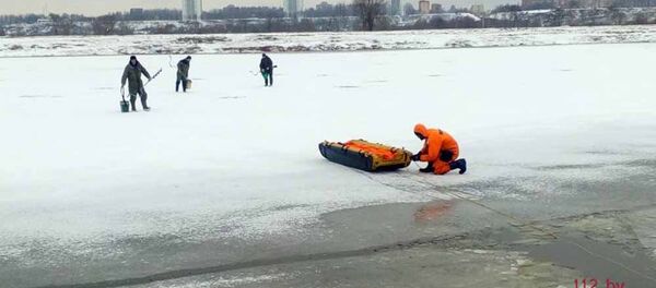 Спасение рыбаков на Днепре - Sputnik Беларусь