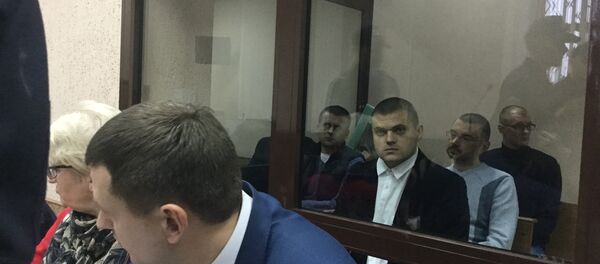 Ошмянские таможенники перед началом  процесса в  Минском областном суде - Sputnik Беларусь
