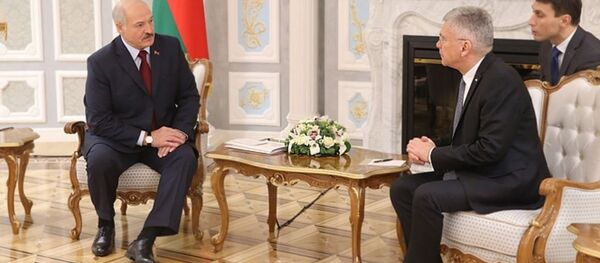 Сустрэча прэзідэнта Беларусі Аляксандра Лукашэнкі з маршалам сената Польшчы Станіславам Карчэўскім Сустрэча прэзідэнта Беларусі Аляксандра Лукашэнкі з маршалам сената Польшчы Станіславам Карчэўскім - Sputnik Беларусь