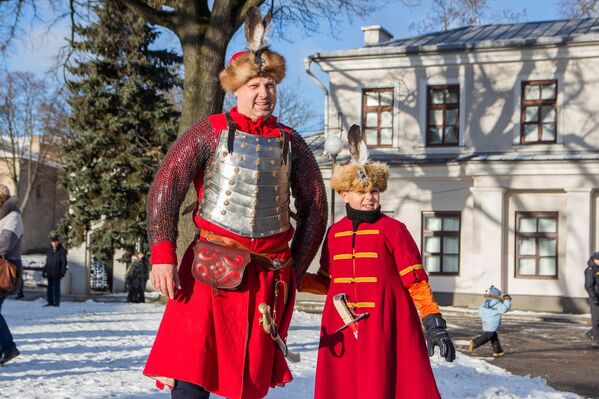 Богатые костюмы во времена Батория носили не только взрослые, но и дети шляхты - Sputnik Беларусь