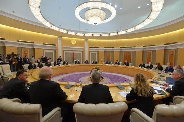 Верхние палаты обеих стран встретились в Национальной библиотеке Беларуси - Sputnik Беларусь