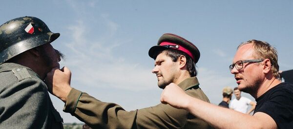 Режиссер на съемочной площадке Party-zan фильма - Sputnik Беларусь