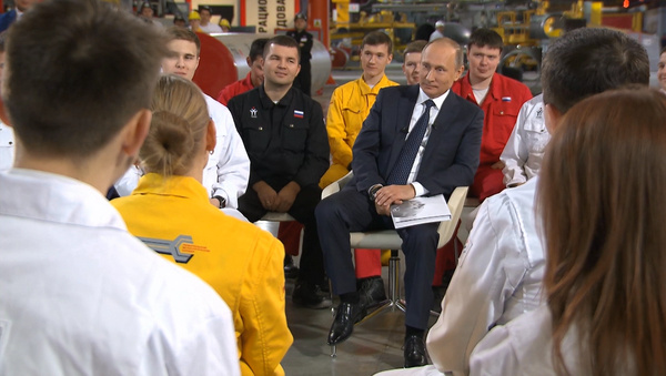 Путин ответил на вопросы о мечте, увлечениях и о том, кто такой Путин - Sputnik Беларусь