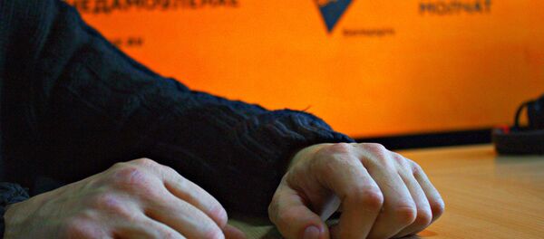 Рукі часова беспрацоўнага жыхара Мінскага раёна Рукі часова беспрацоўнага жыхара Мінскага раёна - Sputnik Беларусь