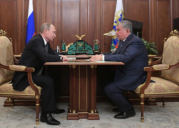 Президент РФ В. Путин встретился с главой Роснефти И. Сечиным - Sputnik Беларусь