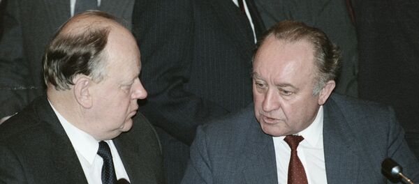 Станислав Шушкевич и Вячеслав Кебич - Sputnik Беларусь