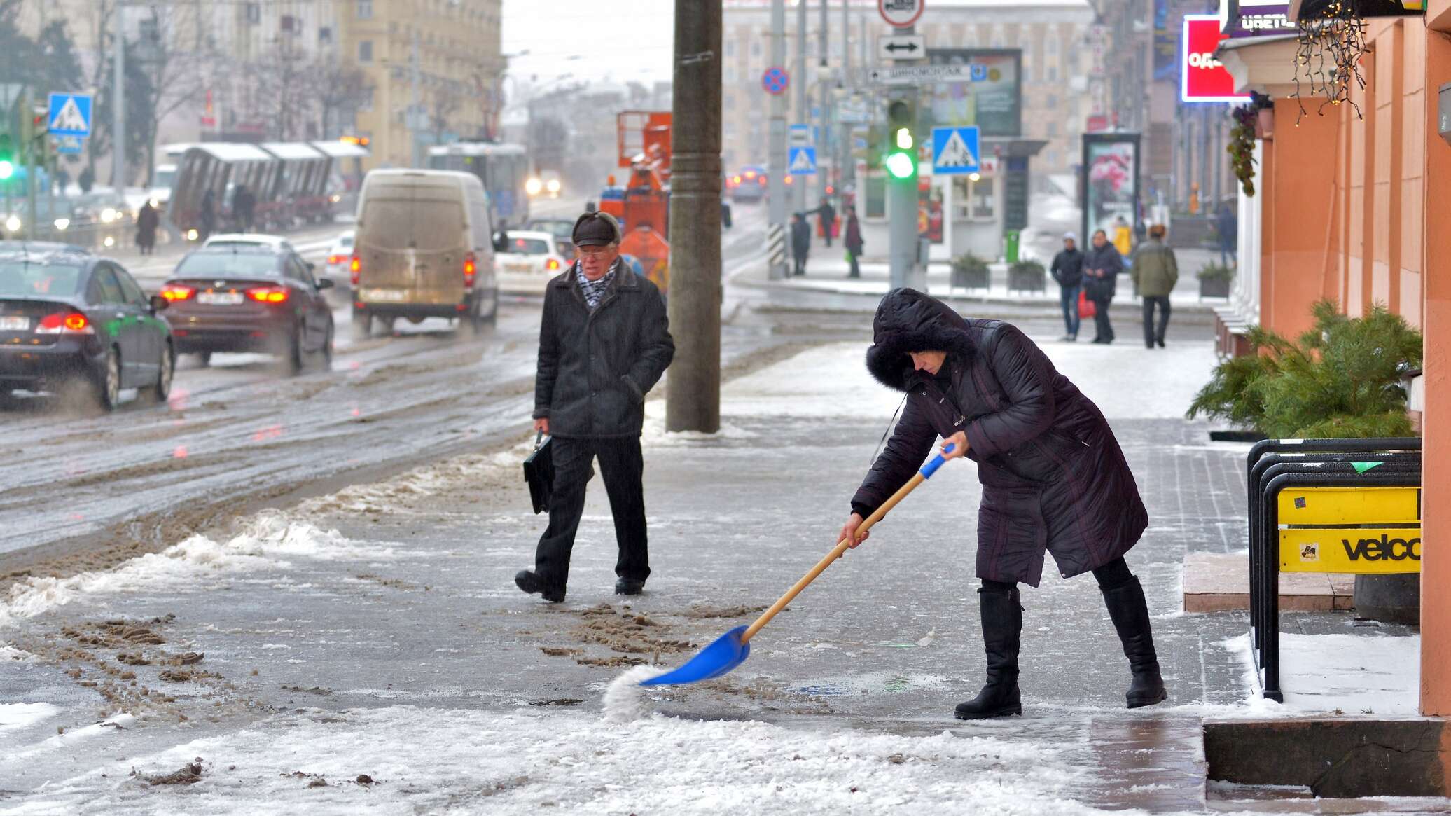 Снег с дождем в Ташкенте. Фото дождя в Узбекистане. Фото картинки дождь в Узбекистан. Фото погода в Узбекистане.