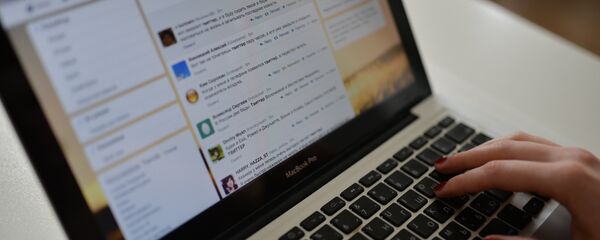 Знакомиться можно и в соцсетях - Sputnik Беларусь