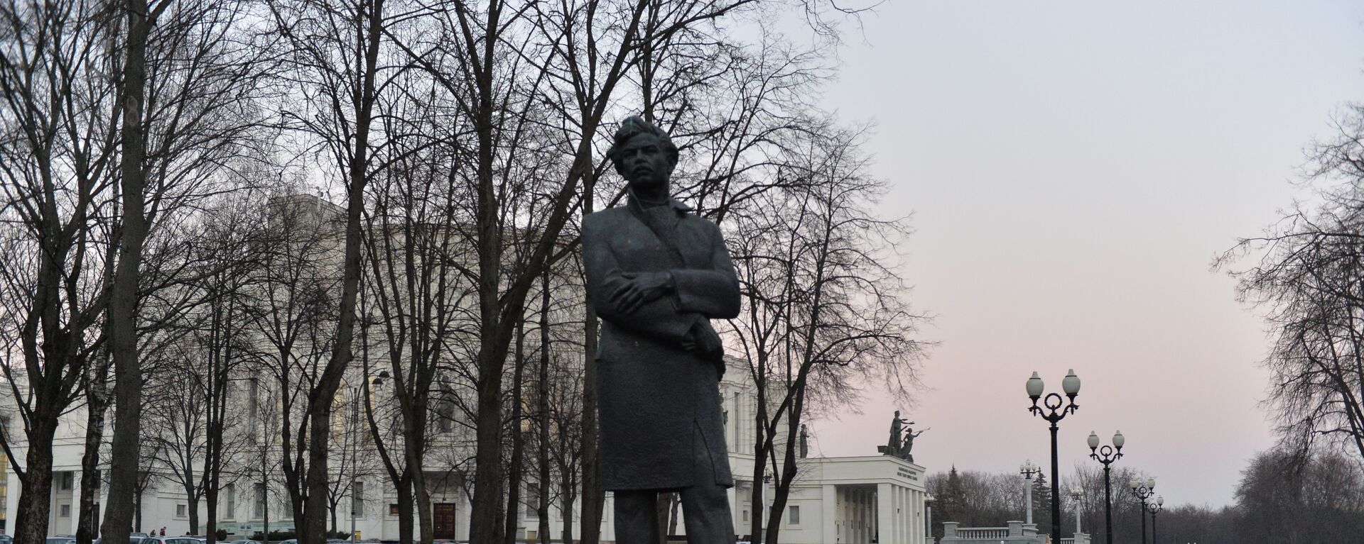Помнік Максіму Багдановічу - Sputnik Беларусь, 1920, 26.09.2025