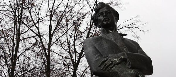 Памятник Максиму Богдановичу в Минске, архивное фото Памятник Максиму Богдановичу в Минске, архивное фото - Sputnik Беларусь