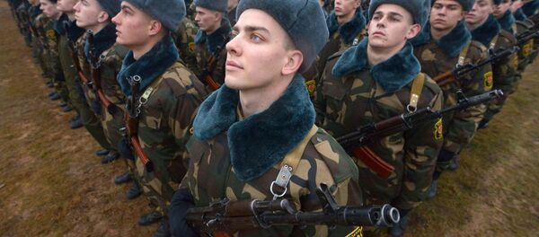 Принятие присяги в 72 гвардейском объединенном учебном центре подготовки прапорщиков и младших специалистов - Sputnik Беларусь