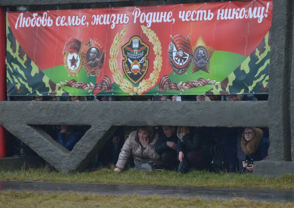 Принятие присяги в 72 гвардейском объединенном учебном центре подготовки прапорщиков и младших специалистов - Sputnik Беларусь