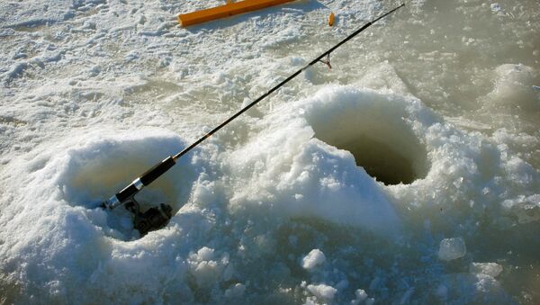 Зимняя рыбалка, архивное фото - Sputnik Беларусь