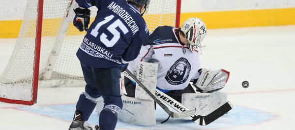 Нападающий ХК Динамо-Минск Дмитрий Амброжейчик - Sputnik Беларусь