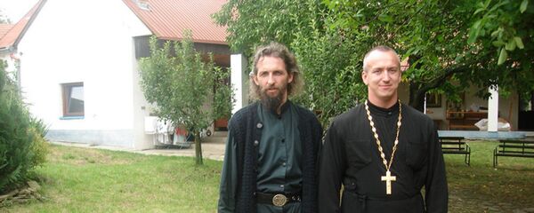 Константин Бурыкин (справа) во время поездки в Грецию - Sputnik Беларусь