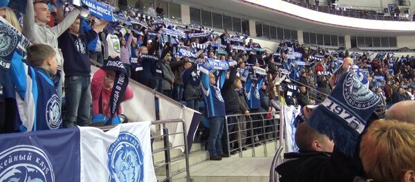 Как болельщики поддерживают Динамо – репортаж с фан-сектора - Sputnik Беларусь