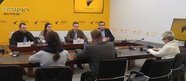 Круглый стол, посвященный Международному дню мигранта - Sputnik Беларусь