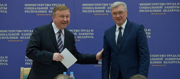 Премьер-министр Беларуси Андрей Кобяков представил нового министра труда и социальной защиты Валерия Малашко - Sputnik Беларусь