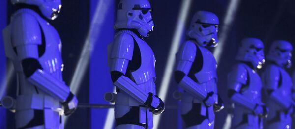 Штурмавікі на прэзентацыі новай стужкі Зорных войнаў Штурмавікі на прэзентацыі новай стужкі Зорных войнаў - Sputnik Беларусь